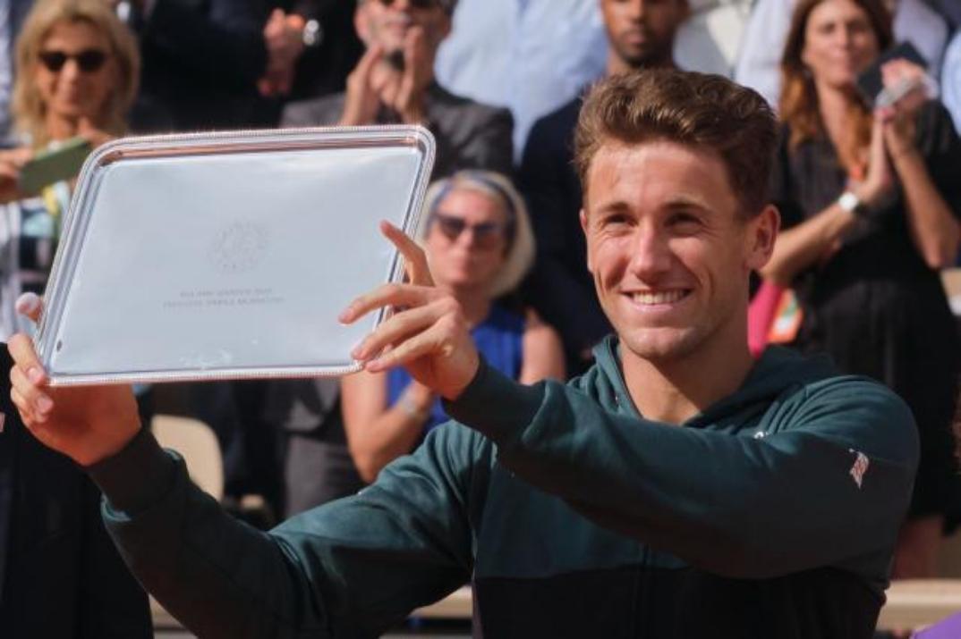 纳达尔从红土到硬地全面统治,纳达尔绑发带