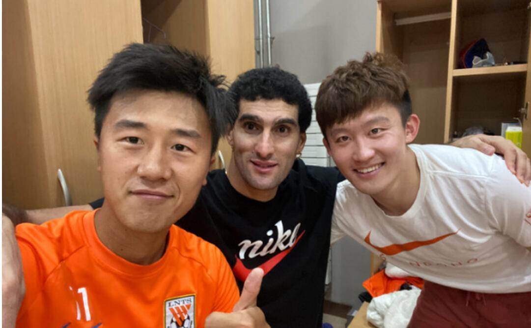 刘洋社媒晒照告别费莱尼,费莱尼离队背后原因让人心酸