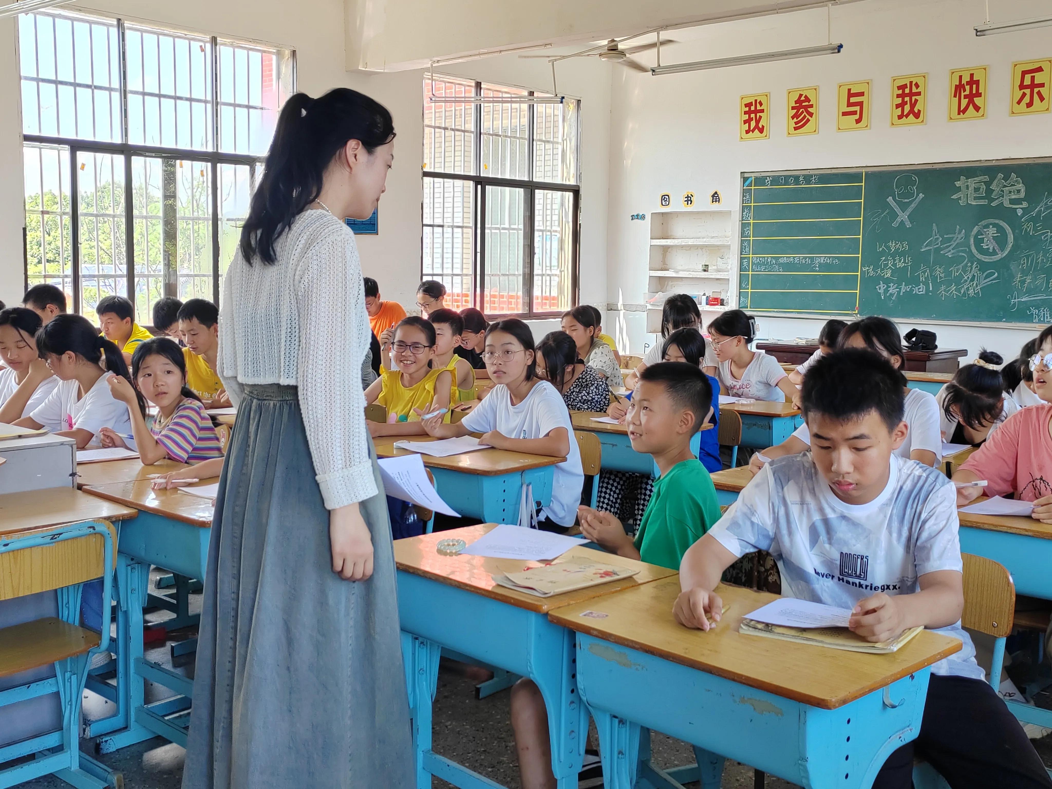 西农学子三下乡关爱留守儿童,大学生暑期三下乡关注留守儿童