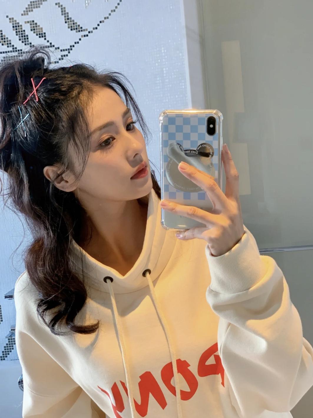 今年冬天流行显脸小的新款发型,今年流行的冬季发型减龄