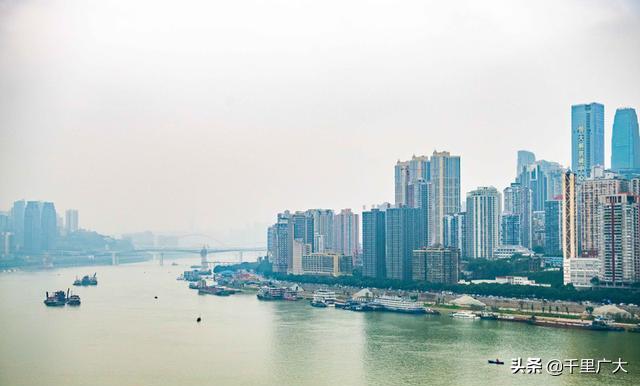 实拍重庆最特色的交通工具—长江索道