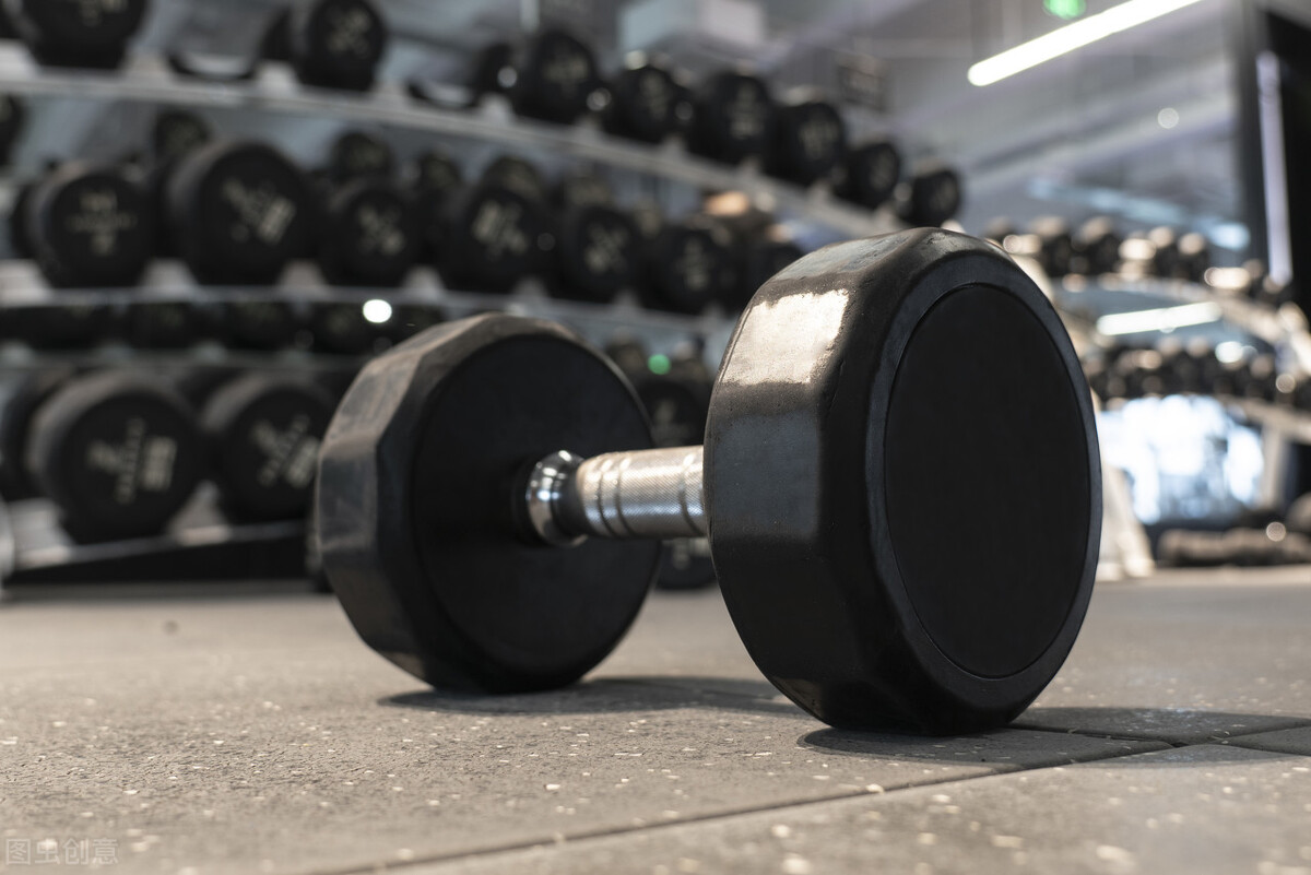 盘点常见的健身动作之哑铃篇,在家哑铃健身动作教程