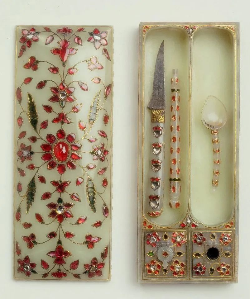 这颗生于东方，在法兰西结果的红莓，“果农”竟是卡地亚？