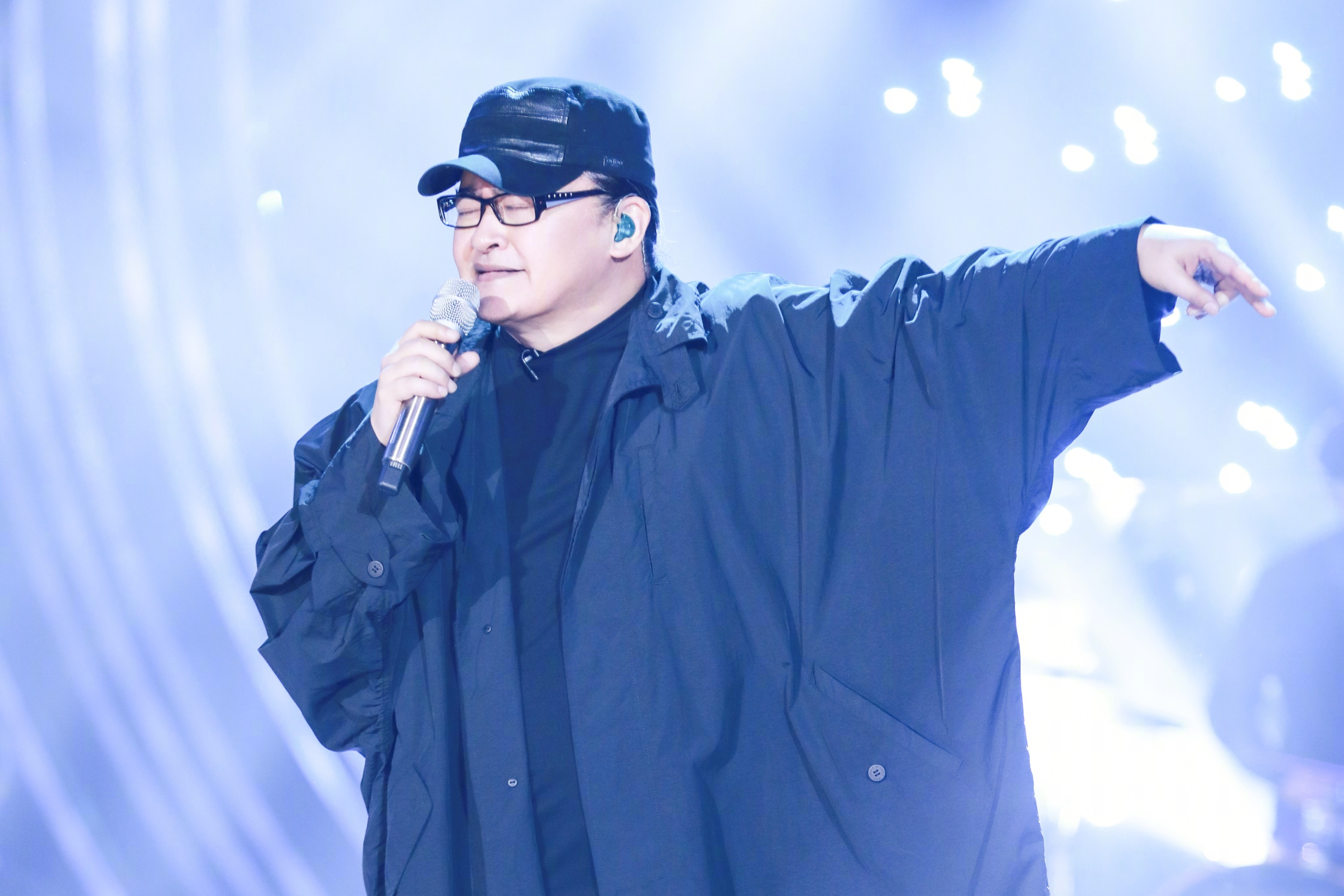 好声音停播!才知刘欢宁可违约的正直背后，是那英连任七季的贪婪