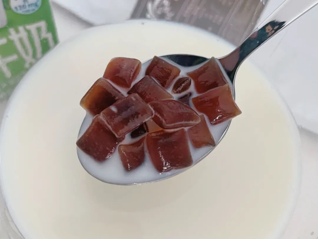 四种包装简陋却很好吃的零食,包装丑但是巨好吃的零食推荐