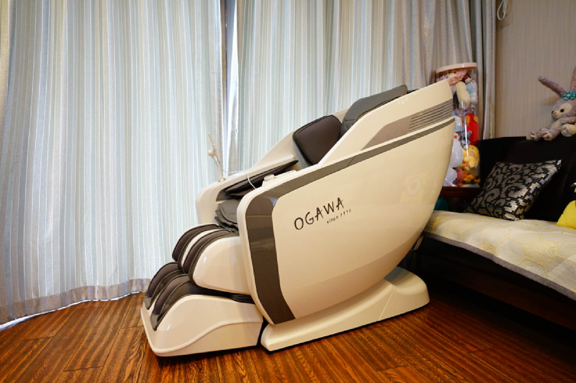 奥佳华x9按摩椅能不能按大腿,奥佳华按摩椅7808和x9哪个好