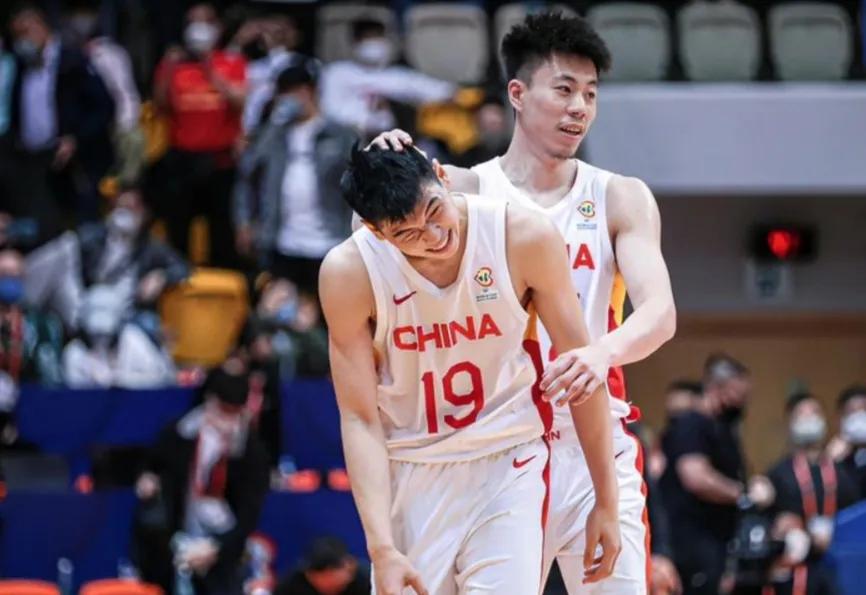 中国男篮集训18人大名单,郭艾伦入选中国男篮最佳阵容