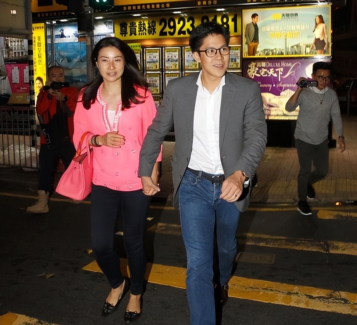 郭晶晶卖货直播,郭晶晶要自己赚钱养家吗