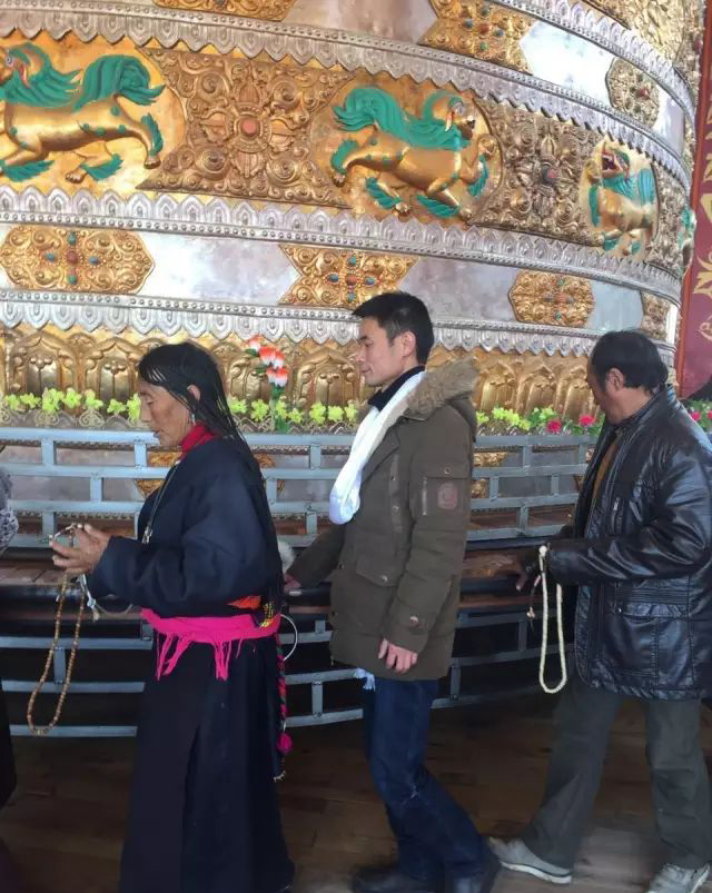 到达世界最美之城理塘,日光之城理塘