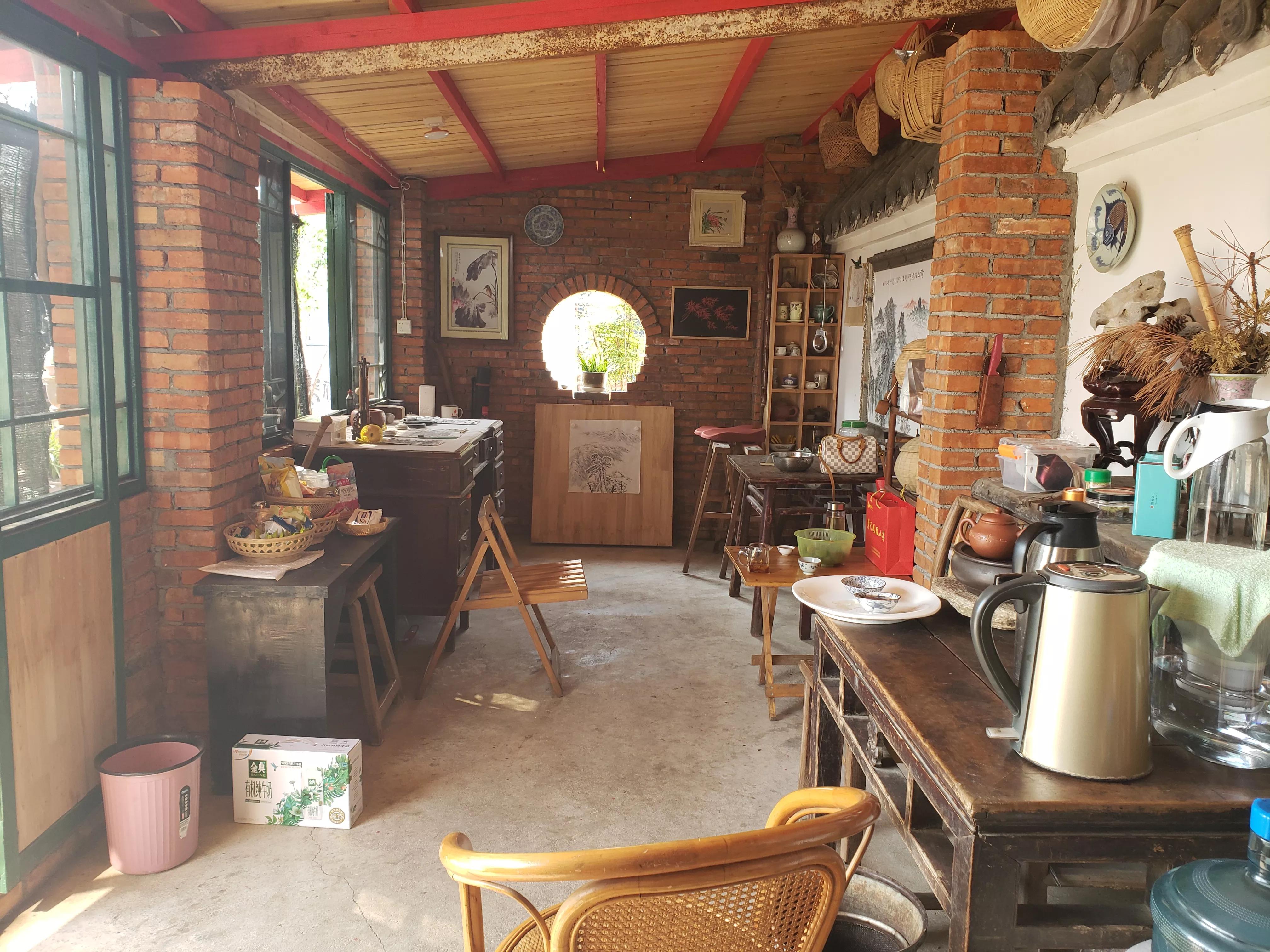 他不仅仅是古琴大师,他还是画家、篆刻家、书法家,二