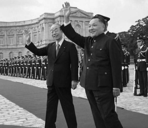 *小平邓**如何用20年带领中国崛起：是天佑中华，更是“自助者天助”