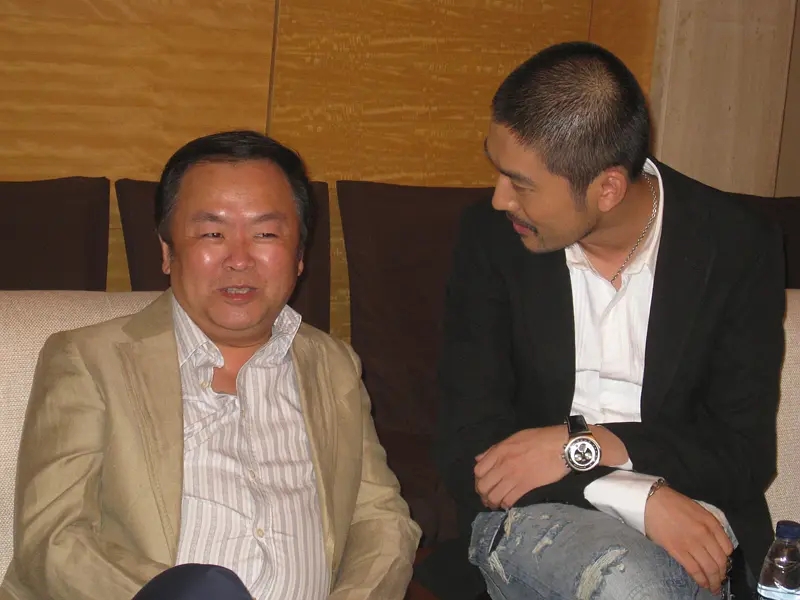 把马推下悬崖、炸死功勋犬，为了所谓的艺术，他们什么都干的出来