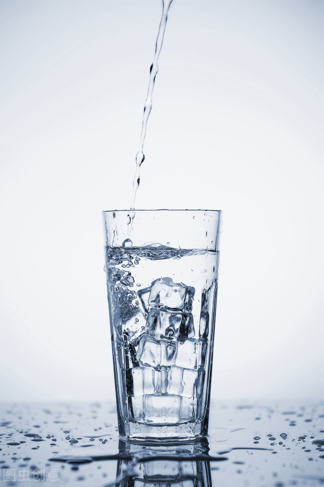 农夫山泉瓶装水的发展历程,农夫山泉高端水现状