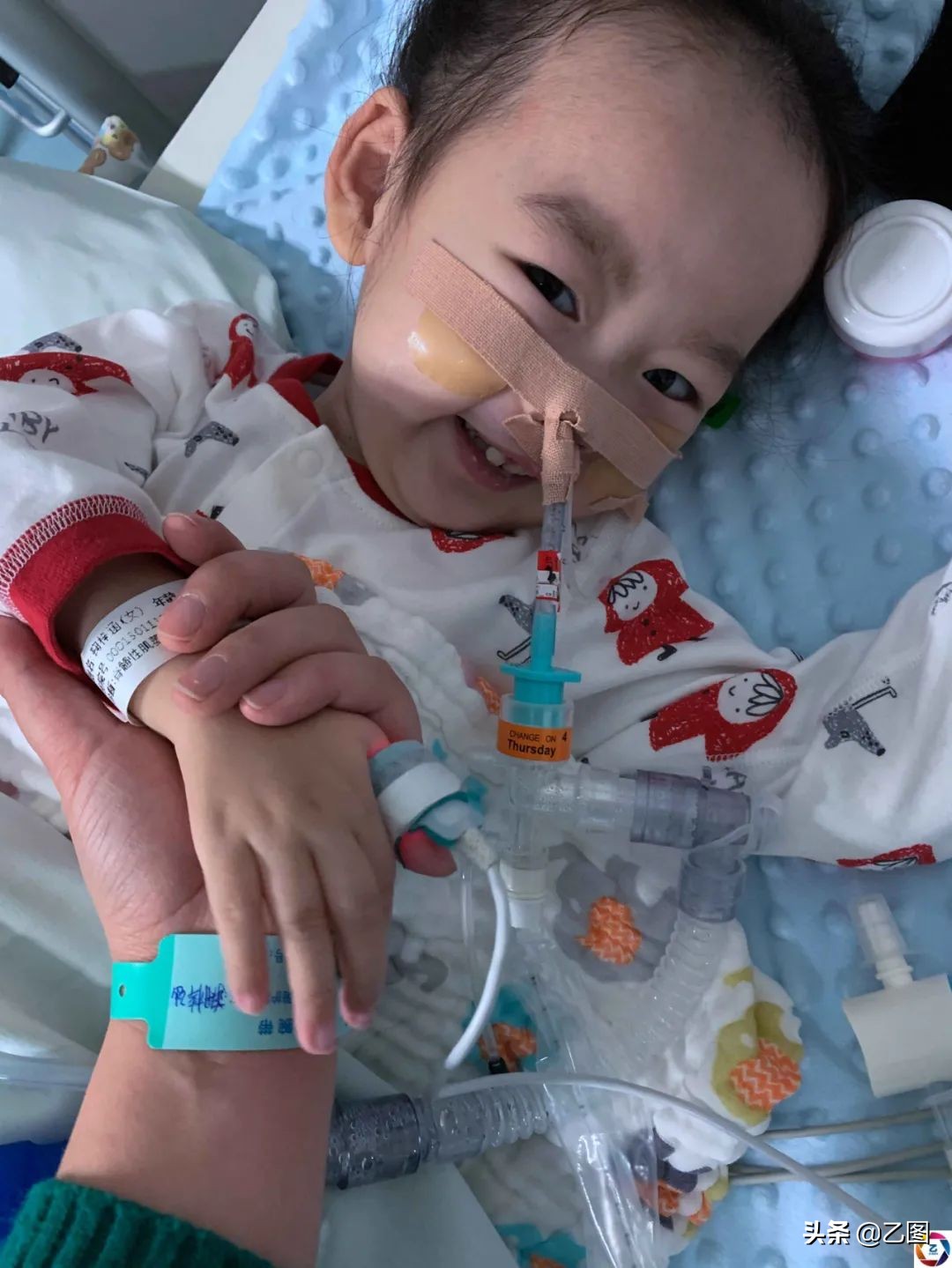 二宝4个月突然不会动弹,二宝四个月突然不会动弹