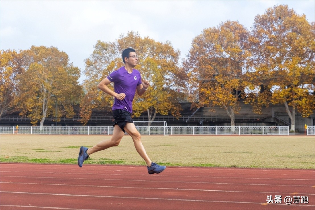 灵动飘逸的脚感你体验过吗？这双跑鞋可以给你答案