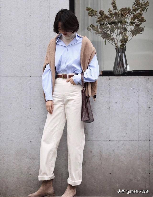 高领衫怎么搭配外套更好看,风衣半高领针织衫搭配