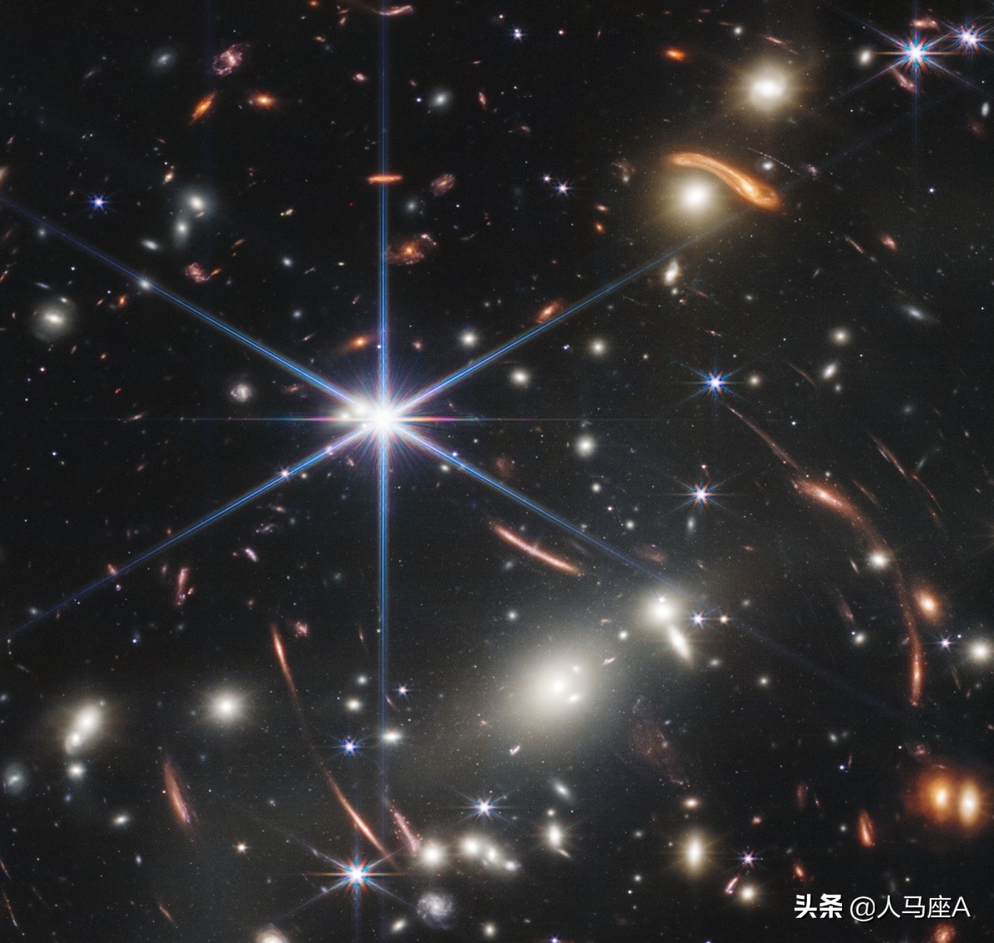 韦伯望远镜最新照片银河系,哈勃跟韦伯太空望远镜最新照片