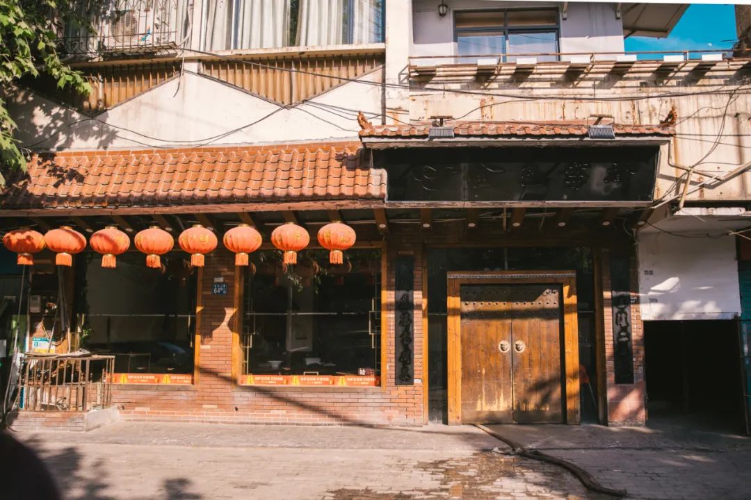 最惨的餐饮业现状,全国餐饮业倒闭数量和开店数量