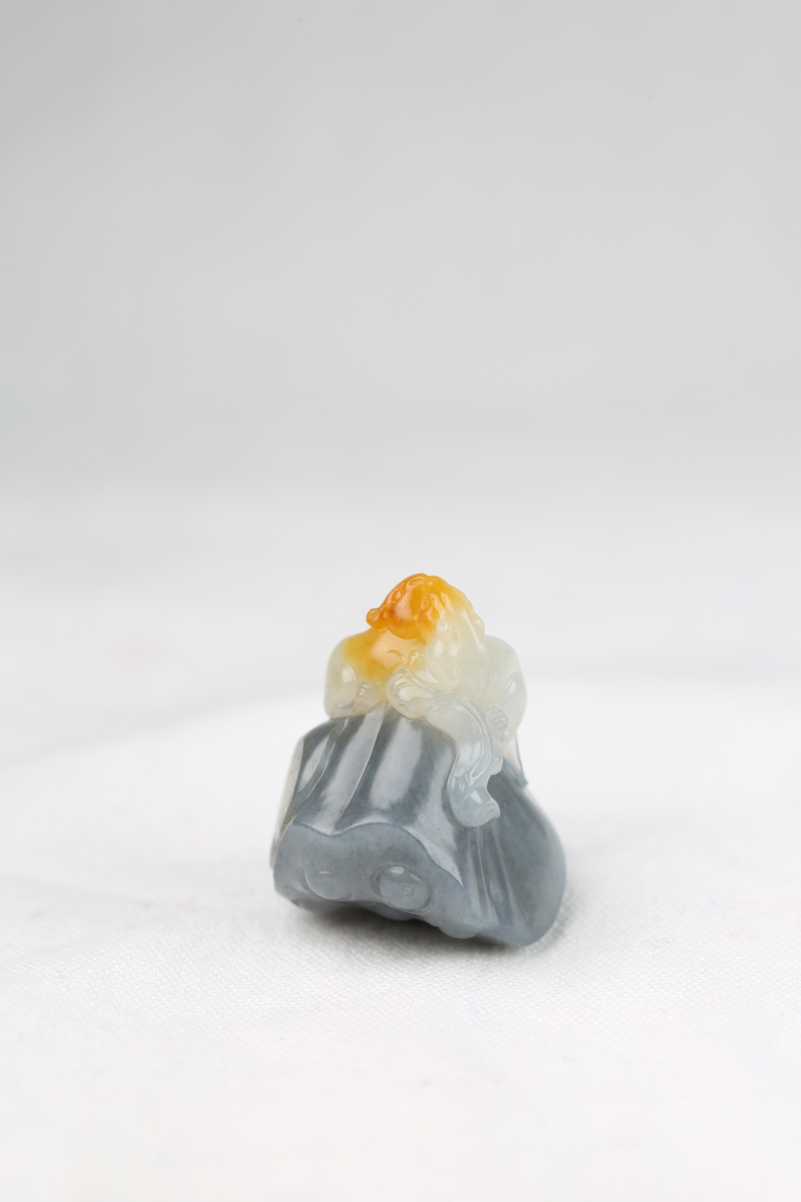 水墨意境和田玉青花籽料原石欣赏,和田玉青花山水的意境