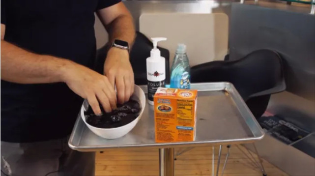 假发染色为什么会变硬啊,假发为什么老是褪色