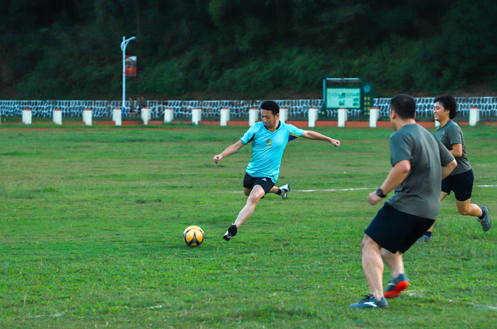 世界杯看不懂,部队足球世界杯