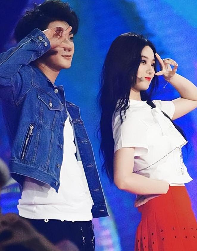 黄子韬徐艺洋出门开什么车,黄子韬带徐艺洋出席活动