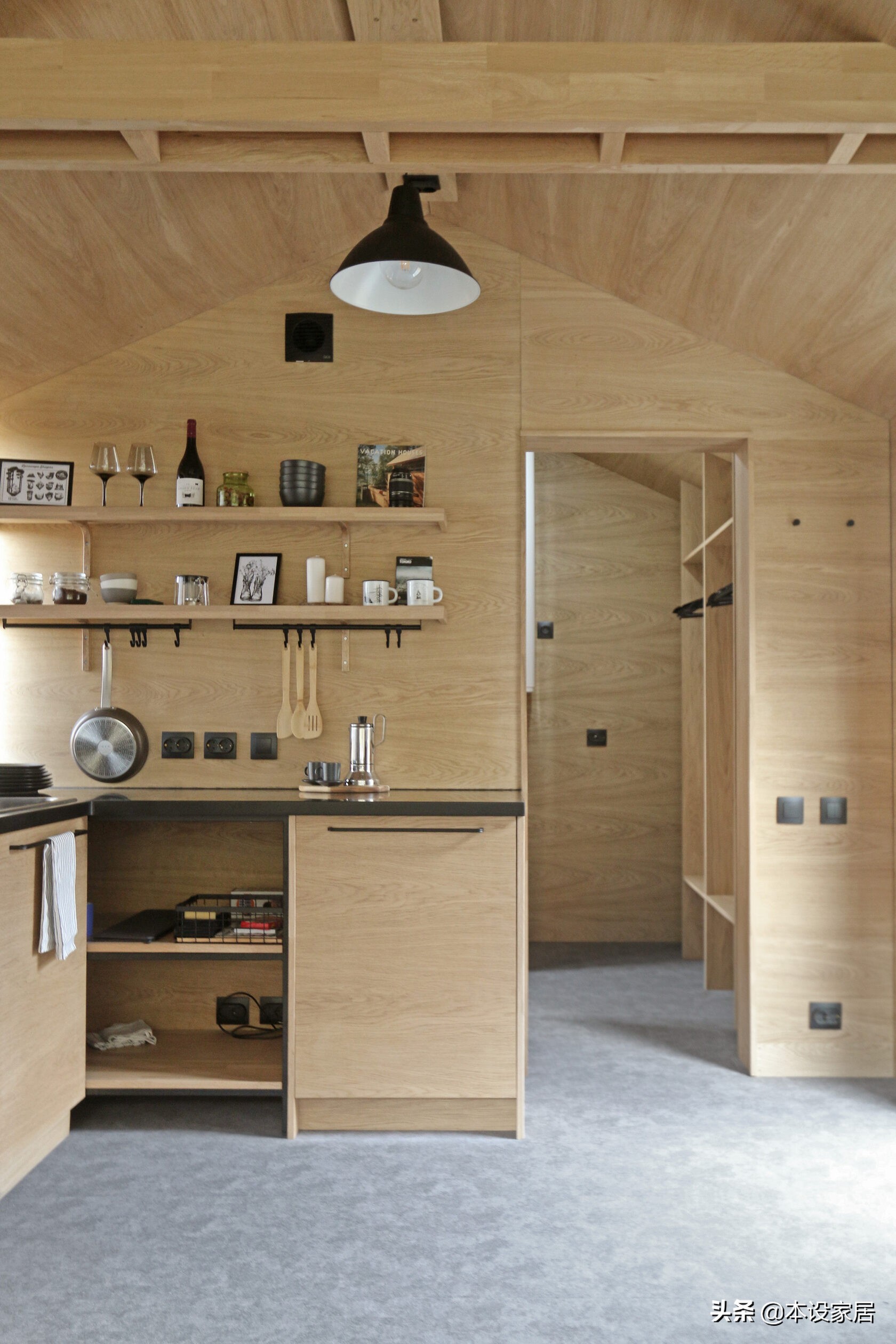 俄罗斯38岁姐姐独居荒山：27㎡，不结婚，无孩子，一个人住太爽了