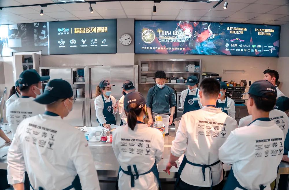 做意式披萨和美式披萨用的面粉一样吗？你选对做披萨的面粉了吗？