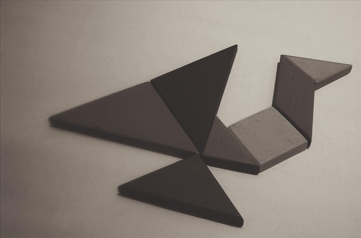 七巧板是我国古代的拼板玩具,七巧板是我国传统的玩具还是什么