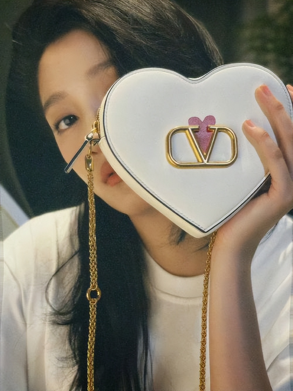 关晓彤吐槽买包,关晓彤因买包言论被打脸