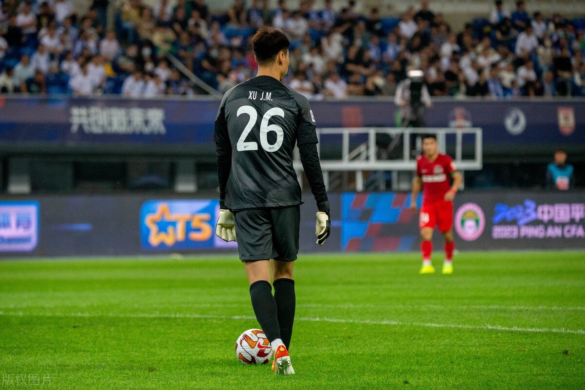 天津津门虎各个球员穿的球鞋,于根伟津门虎最新发布会