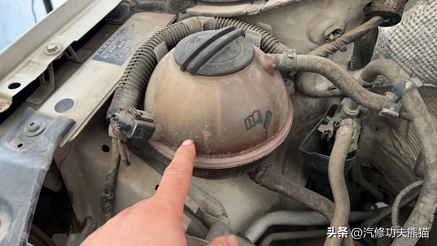 大众途观三百公里烧一升机油,途观3代发动机烧机油