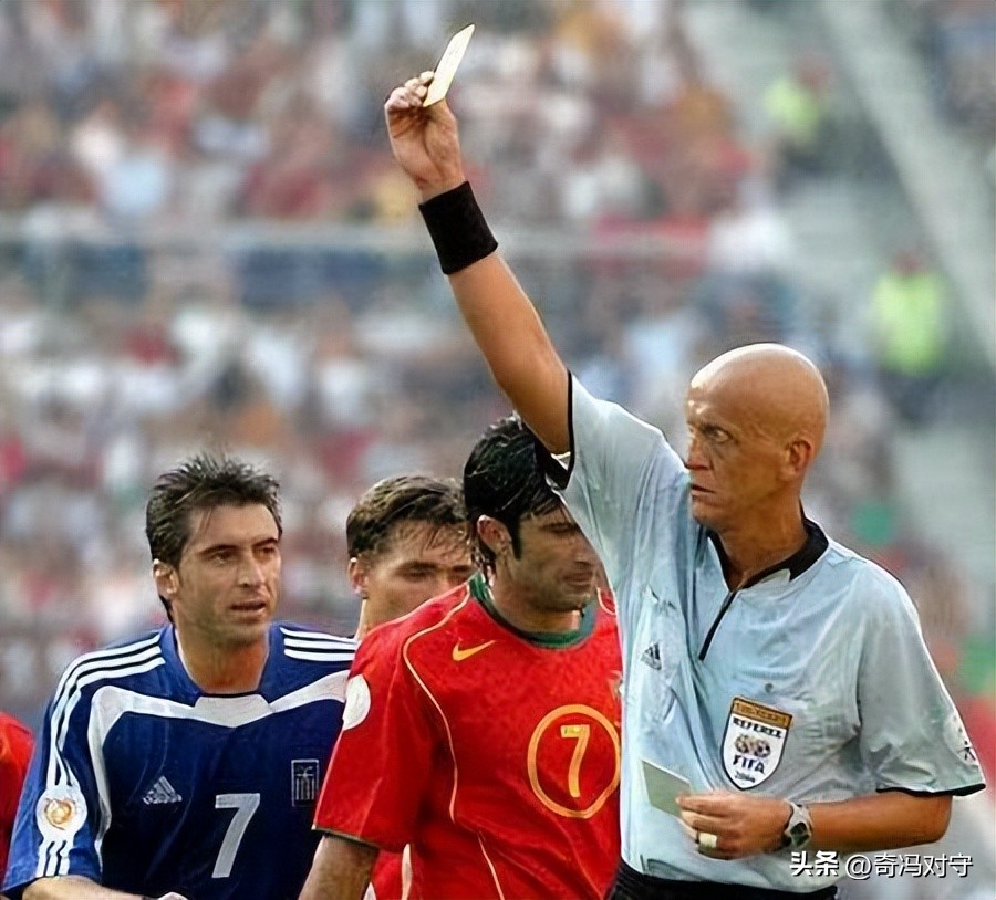 光头裁判科里纳精彩瞬间,卡塔尔世界杯光头裁判科里纳