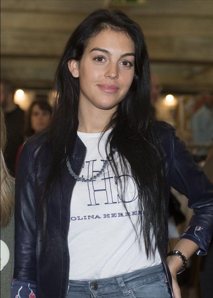 从贫民窟走出女孩到民国亿万富婆,从贫民窟女孩到百亿大亨第十六集