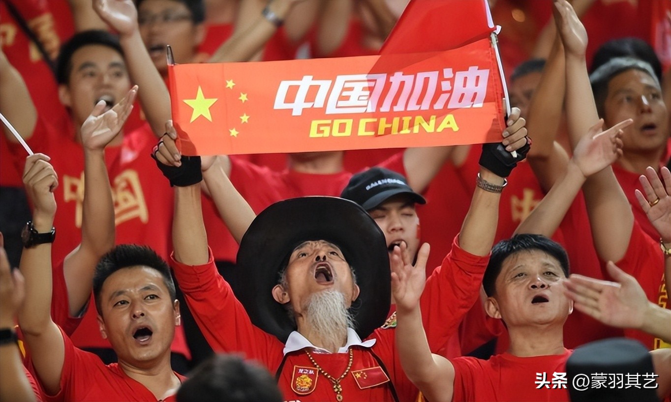 冯巩和谁调侃国足,李铁团队瓜分海参代言费