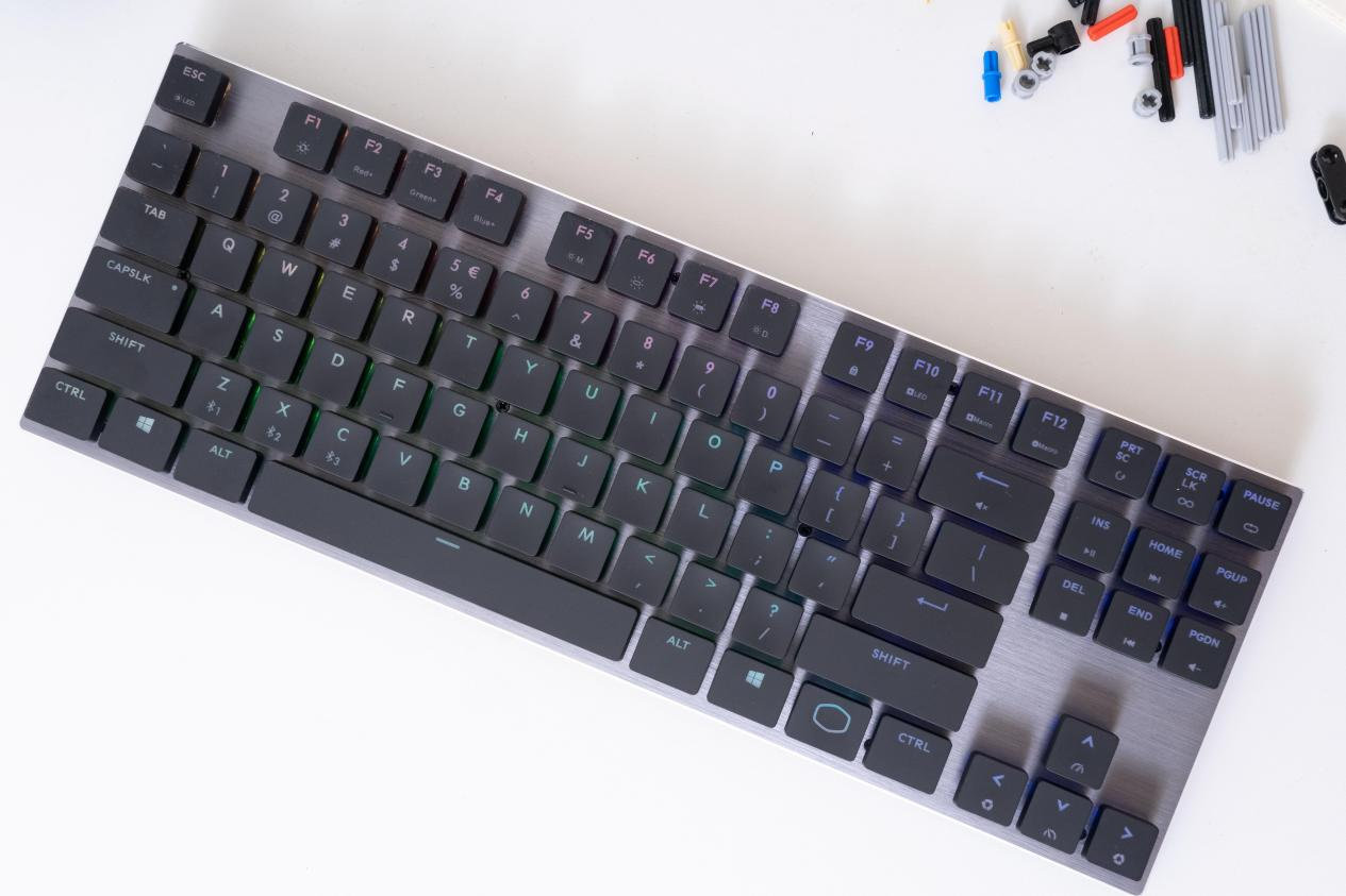 告别机械键盘傻重黑粗的传统印象，酷冷至尊SK631RGB机械键盘体验