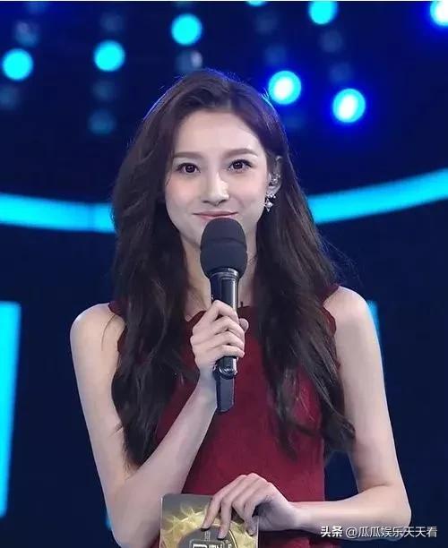 世界杯最美4大女主持人,2019年世界杯足球赛央视女主播