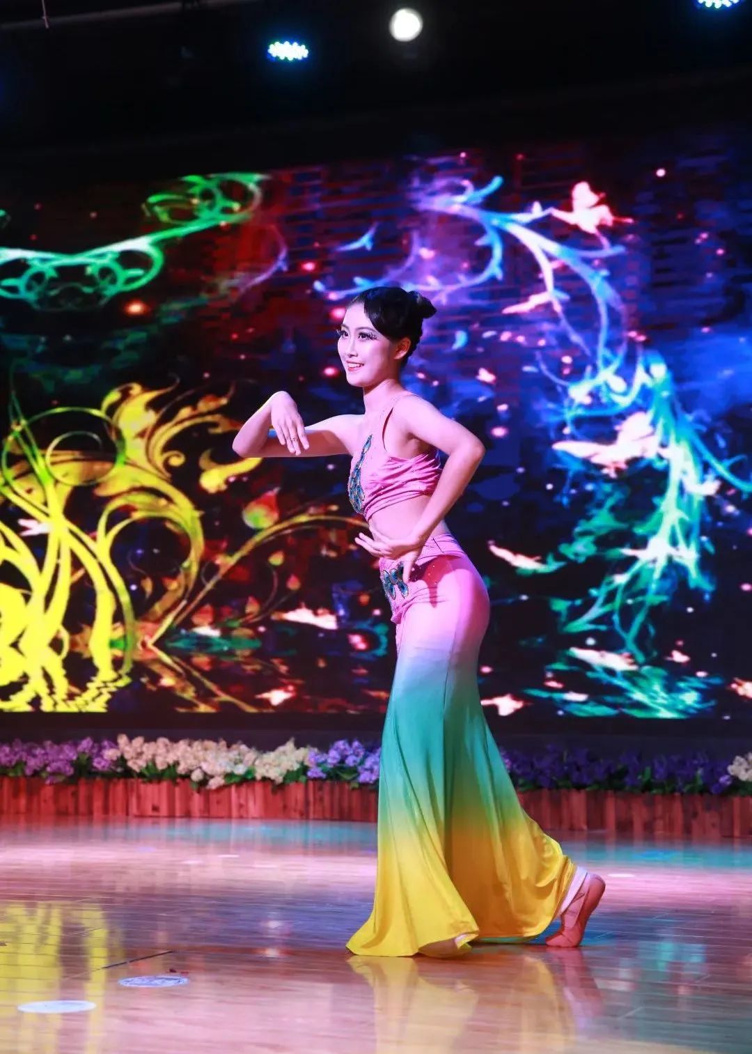 带你看看高端大气的学校,带你认识清华