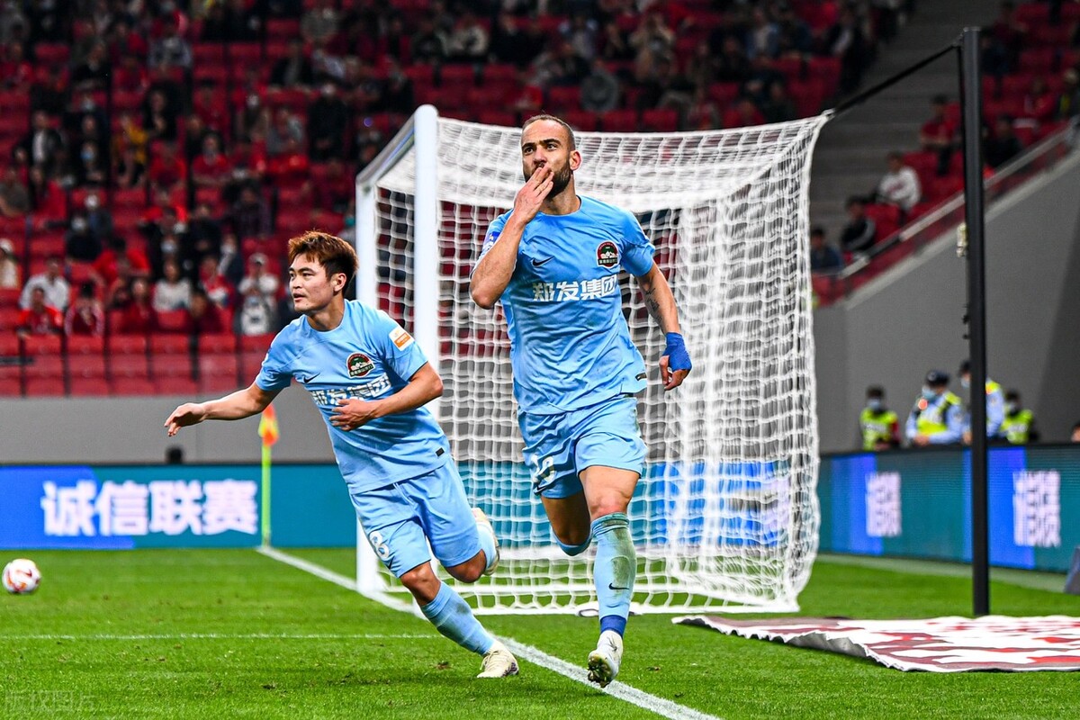 中超上海海港3-1河南队评分,上海海港继续领跑积分榜