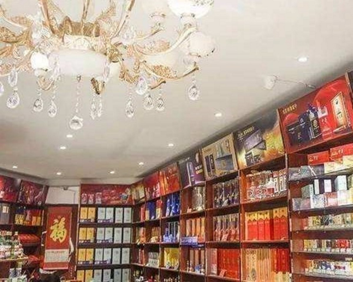 路边烟酒店靠什么赚钱,生意非常惨淡的烟酒店怎么生存的