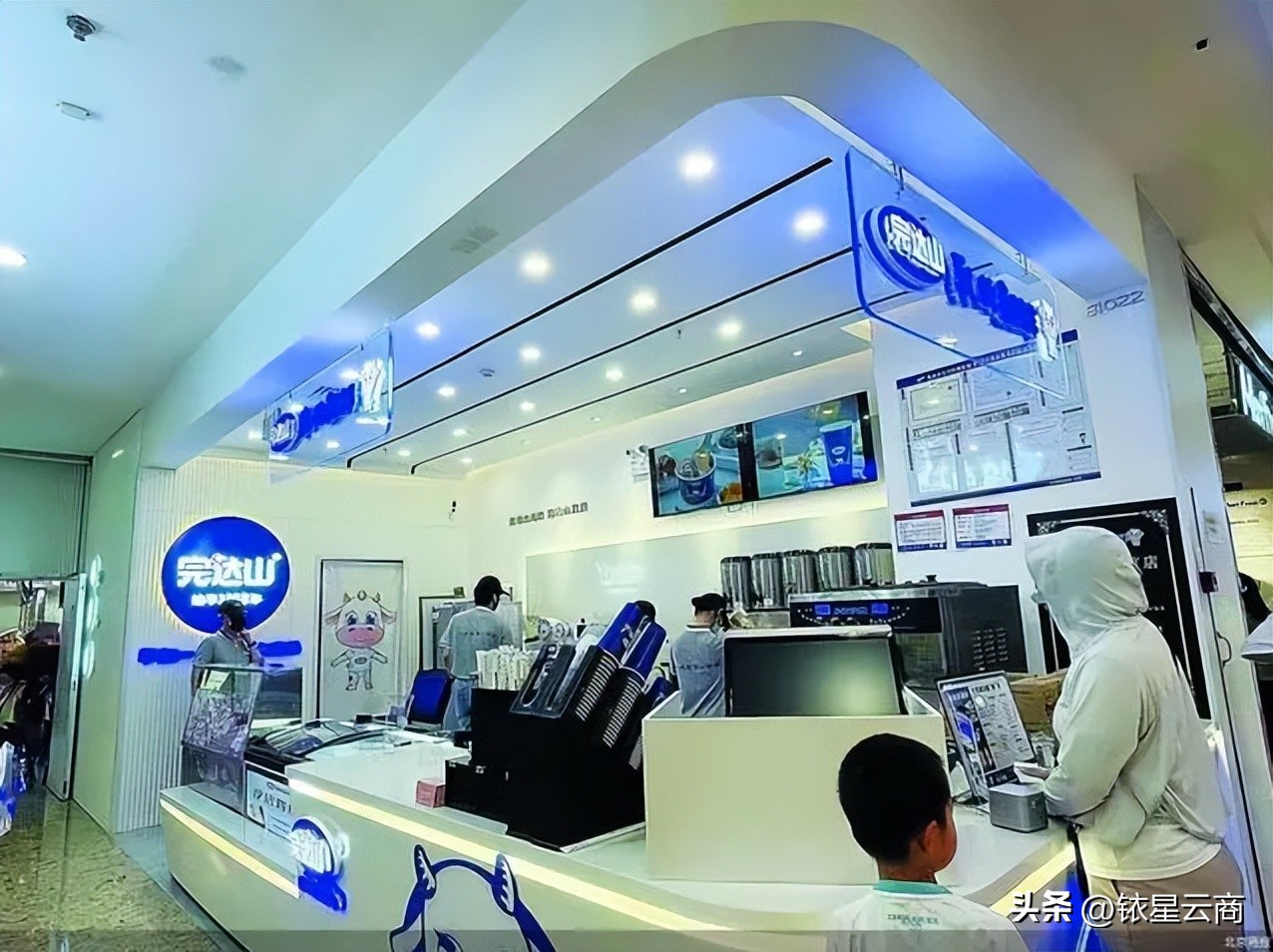 蓝瓶咖啡上海店排队,蓝瓶咖啡深圳快闪店