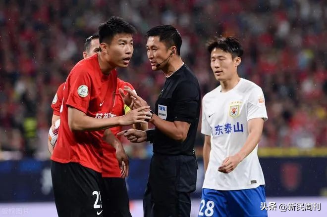 一名中超外援的名字，就这么上了外交部记者会