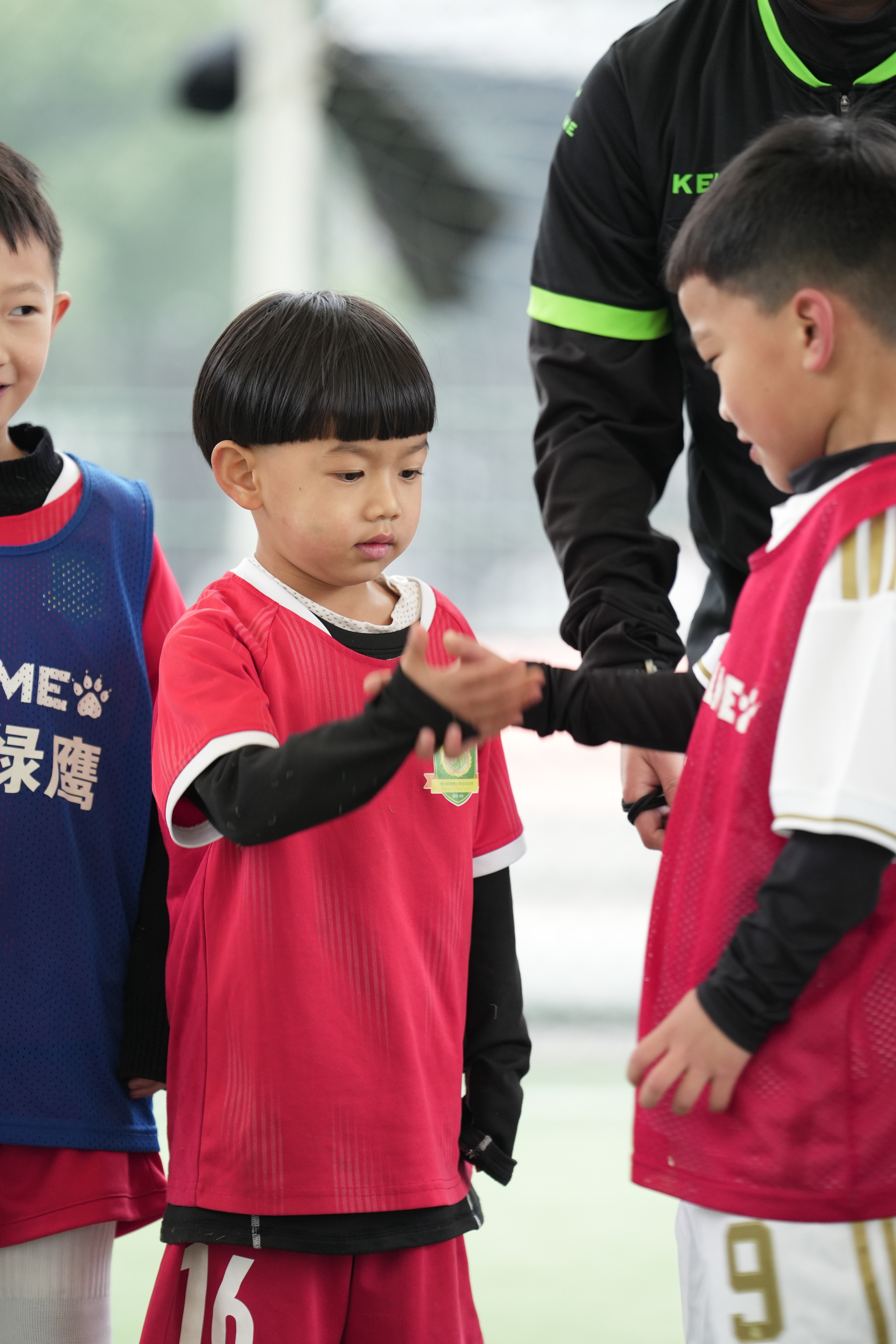 乐山第四届幼儿足球展示活动,黄龙体育幼儿篮球