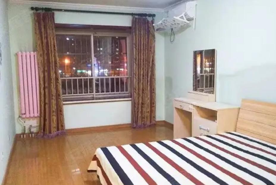 北漂女孩租老人房,北漂女孩1000块钱的出租屋生活