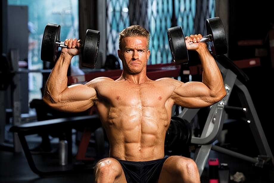 新手健身房怎么练减脂增肌,初级健身房锻炼方法增肌