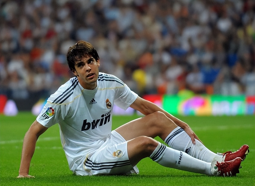 卡卡为什么力压梅罗,卡卡退出足坛原因