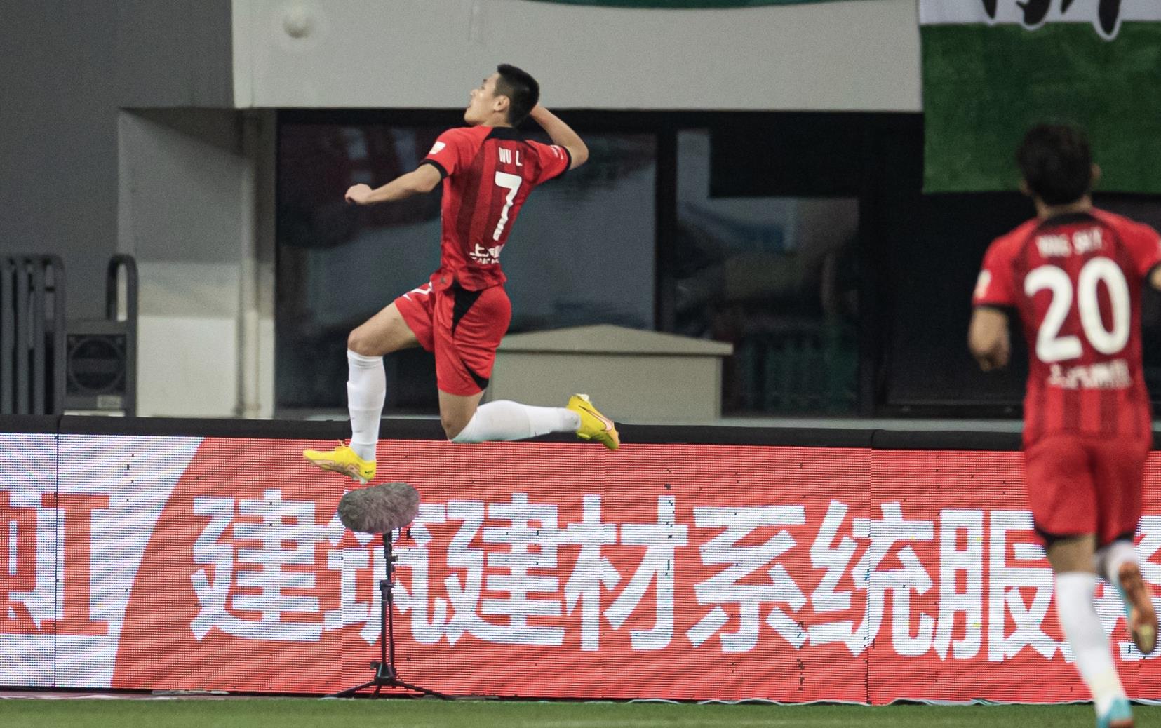 半场战报长春亚泰0-0上海海港,上海海港5-2长春亚泰评论