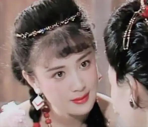 因吸毒入狱的“最美妲己”，她的故事远比你想象的更毁三观