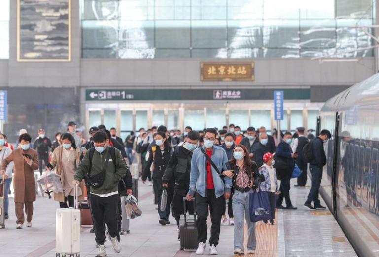 疫情无情，人也无情！昧着良心抢光药品，简直“谋财害命”！