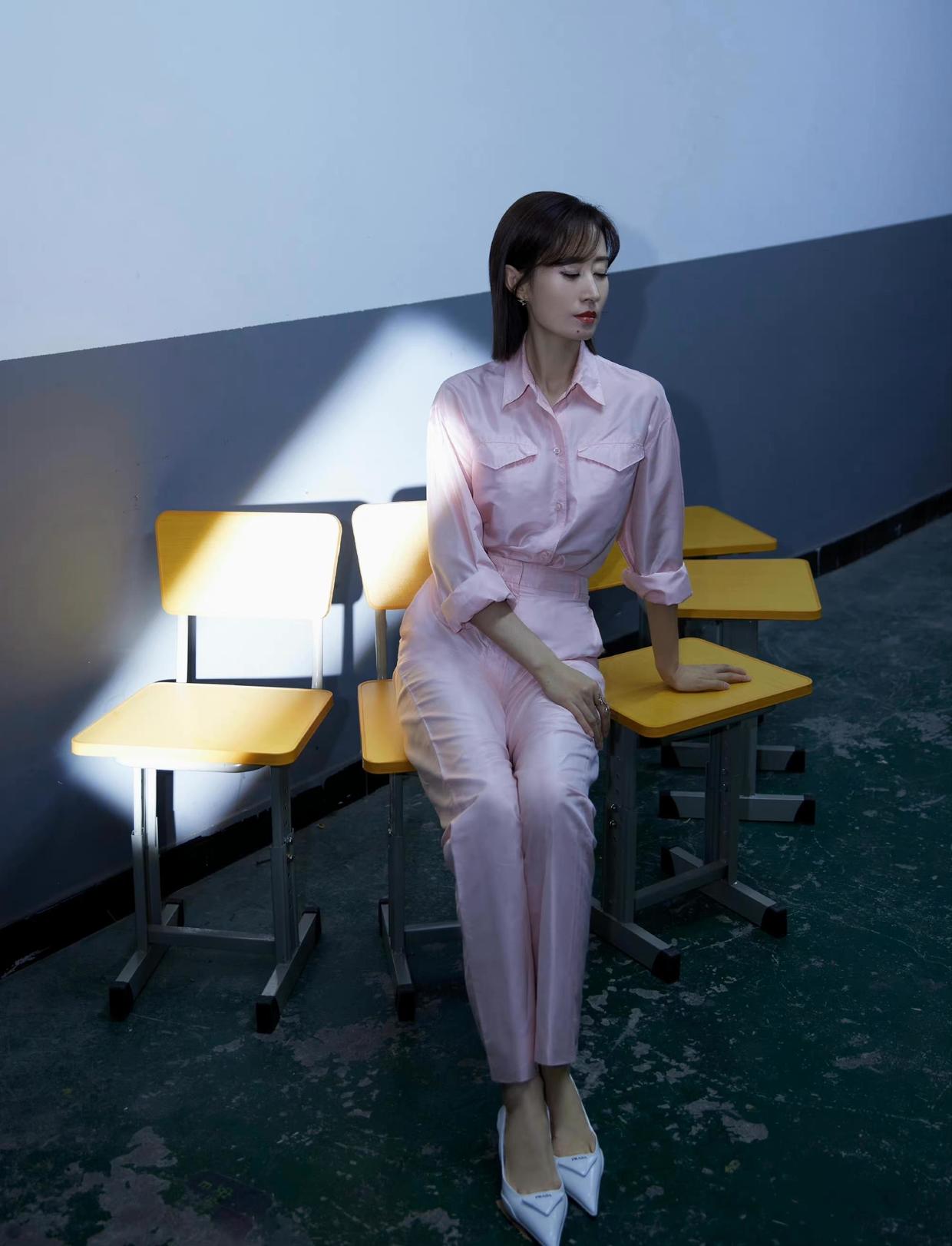 刘敏涛同款穿搭,刘敏涛穿搭白装出席活动